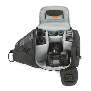 lowepro-slingshot-open